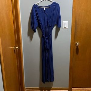 BRAND NEW WOMAN’S DRESS SIZE MEDIUM! NWOT! NEVER WORN!